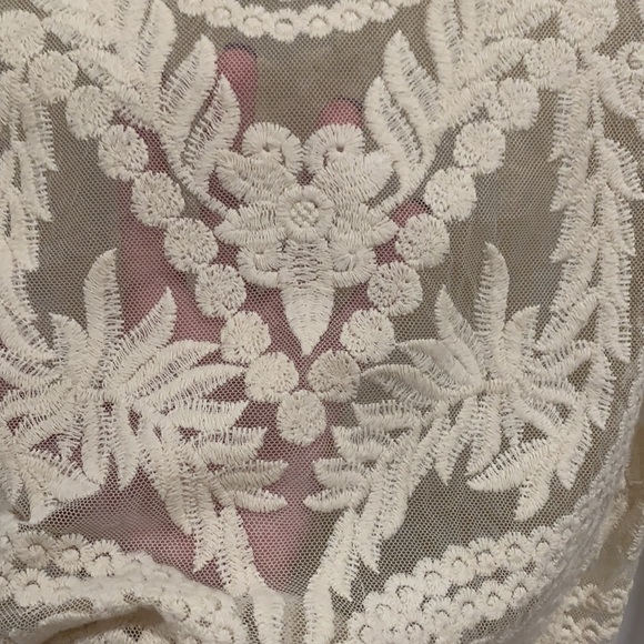 Express Sheer Cream ¾ Length Blouse with Lace Detail (size small) - Picture 4 of 5